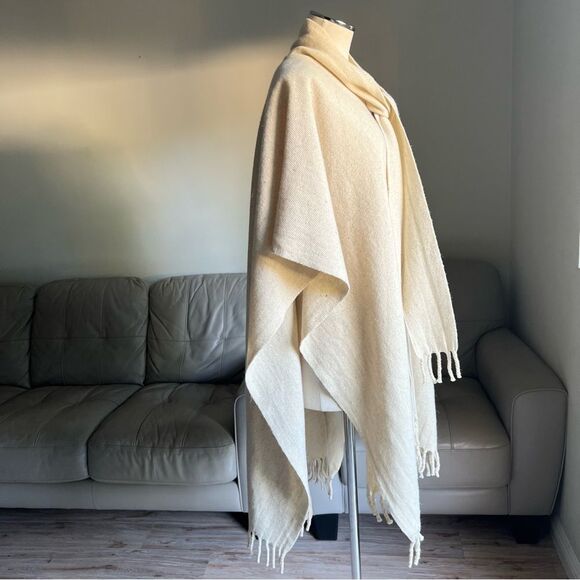 Pure Wool Boho Poncho Sweater Scarf Wrap Wooden Buttons Oatmeal Cream Fringe XL - Picture 11 of 15